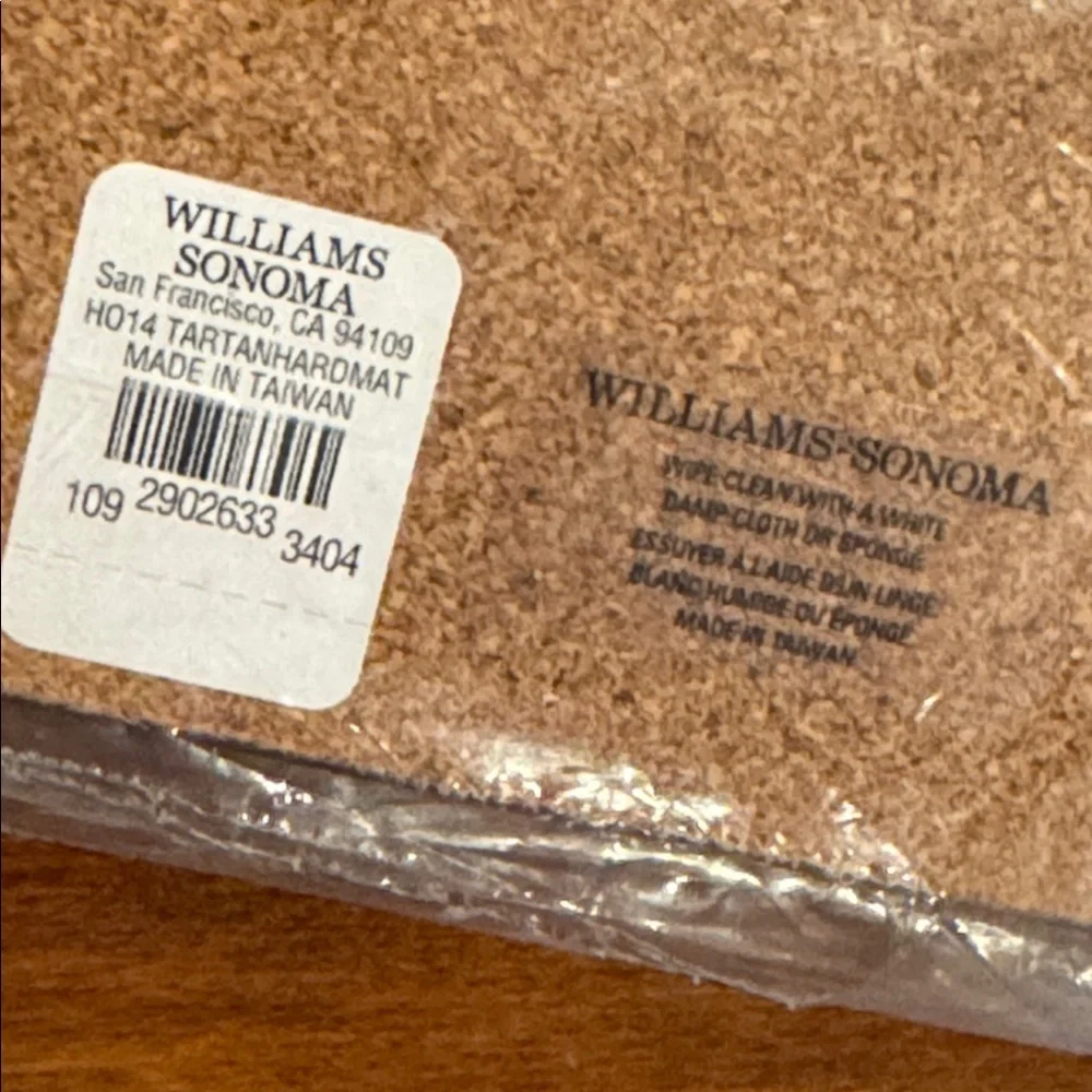 NIP RARE Williams Sonoma Tartan Hard Mat Placemat Cork Back Single Holiday Xmas